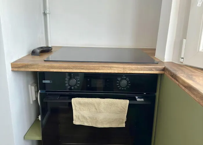 Urban With Free Parking Apartment